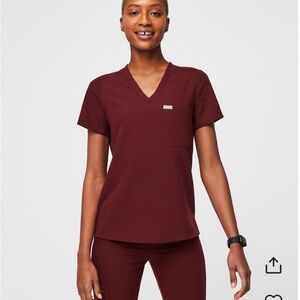 Catarina One-Pocket Scrub Top